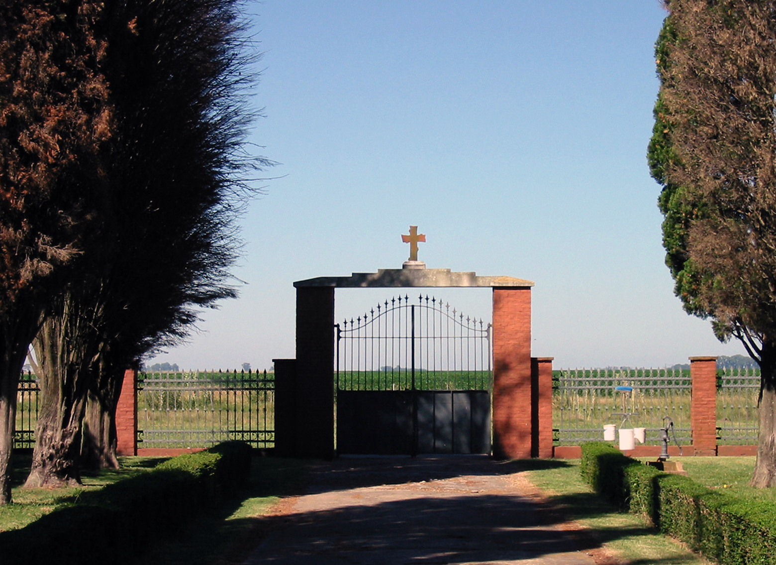 3 Salida Cementerio de Castilla Chacabuco Pcia Bs.As. Argentina 2003